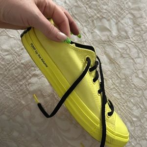 Only worn once neon all star converse